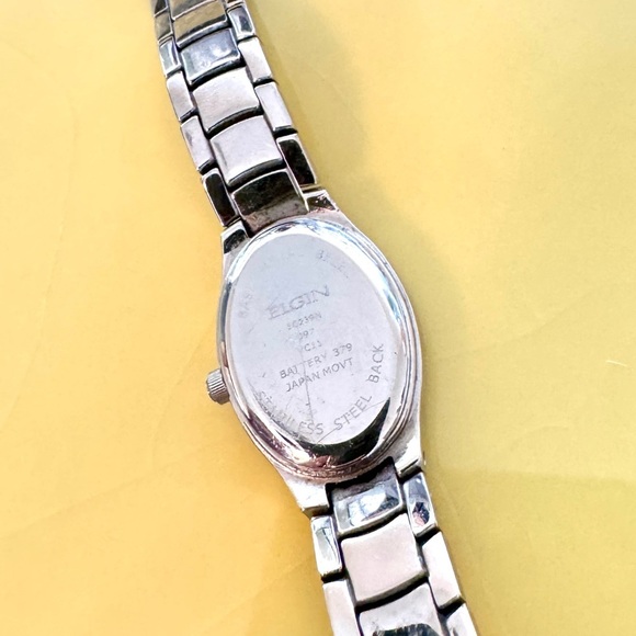 Vintage Elgin Diamond Quartz Two Tone Watch—Working - Picture 9 of 10